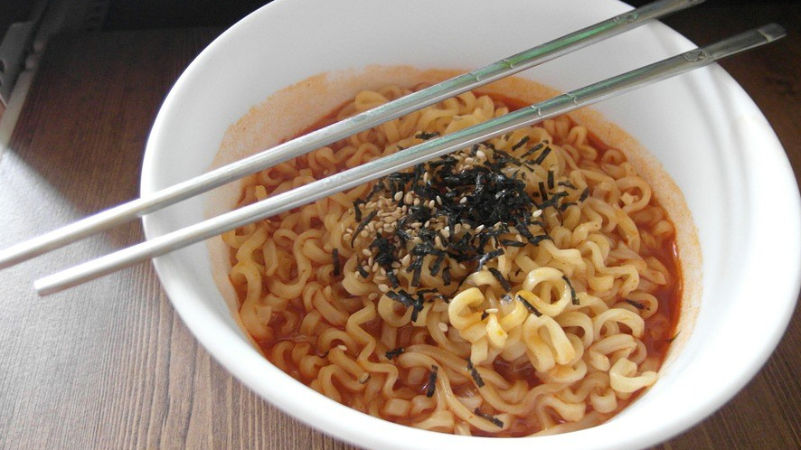 Sup Mie Instan, Sweet Recipe – Yun&nbsp;E-hyeon