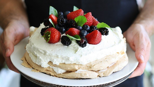 Verry Happy Birthday Cake, Delicious! – Yui Ayumi & Miyuki&nbsp;Kobayashi