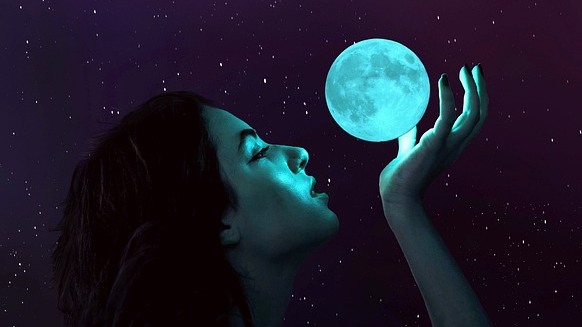 Bayi yang dibuang kedalam Hutan, The Girl Who Drank the Moon – Kelly&nbsp;Barnhill