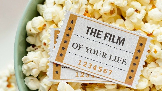 Kutipan Film, Alex, Approximately – Jenn&nbsp;Bennett