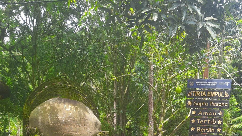 Melali sekaligus Melukat ke Pura Tirta Empul&nbsp;Bali