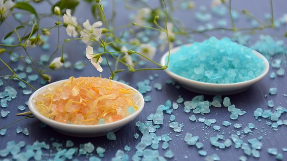 DIY – Membuat Honey Lime dan Vanilla Peppermint Lip&nbsp;Scrub