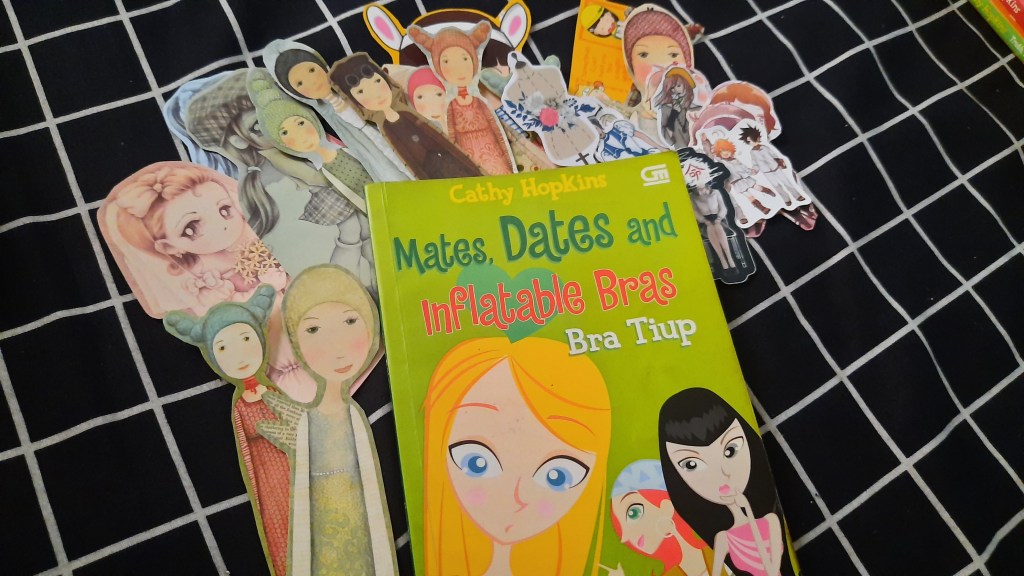 Kutipan Favorit, “Mates, Dates & Inflatable Bras (Bra Tiup)” – Cathy&nbsp;Hopkins