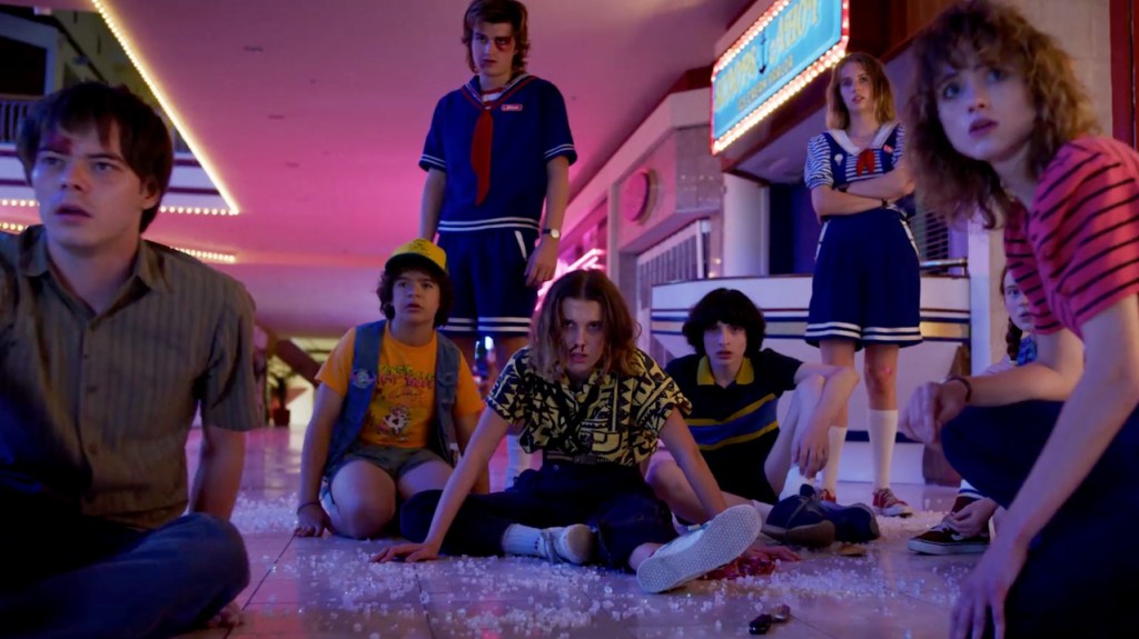 Gerbang Dimensi di Mall Starcourt, Season 3 “Stranger Things”&nbsp;(2019)