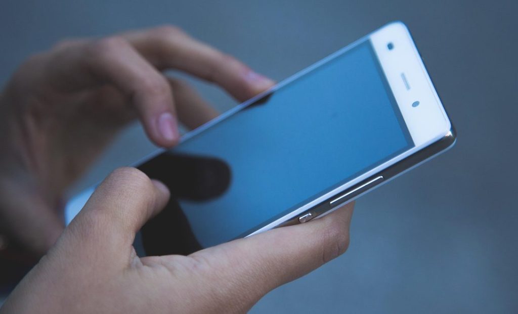 Saat Ditinggalkan Secara Halus, Webtoon “Grup Chat Tanpa&nbsp;Aku”