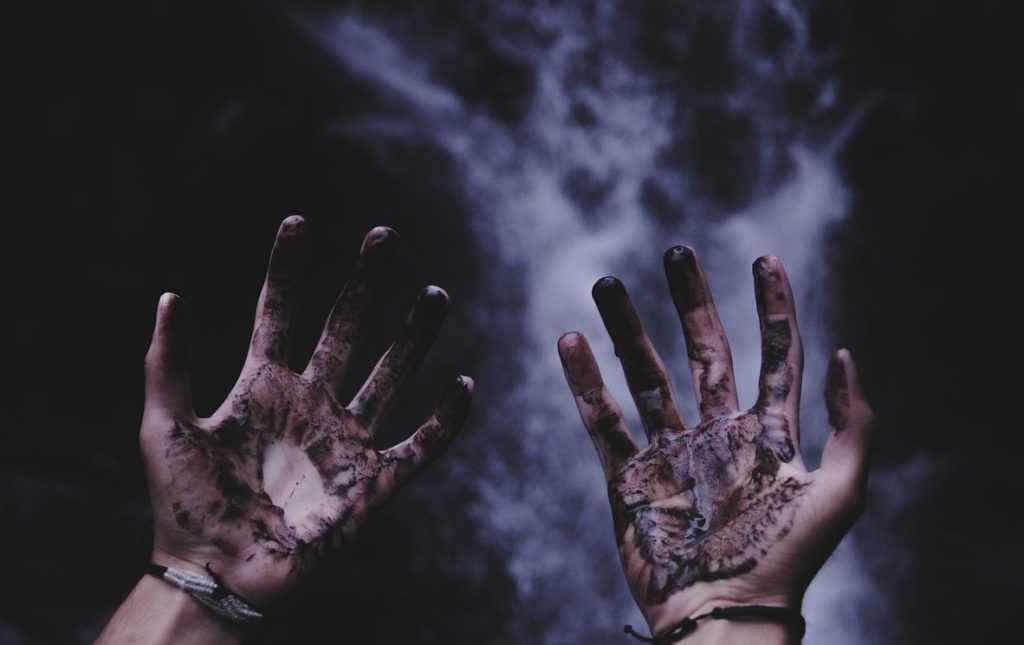 Kisah Horror, “Cengkraman di tengah&nbsp;Hujan”